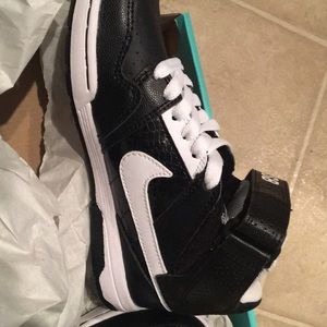 Morgan Mid 2 JR boys sneakers size 1Y